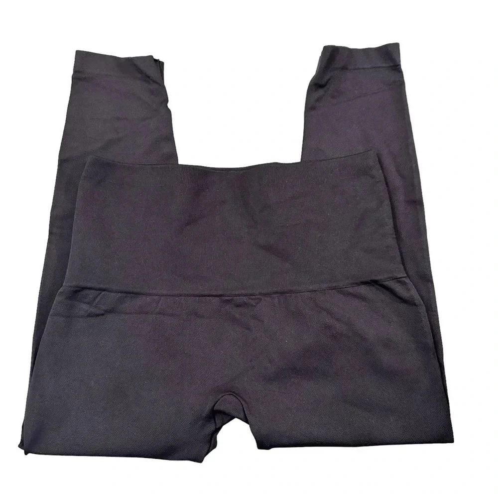 Breezies L black seamless slimming cropped‎ leggings